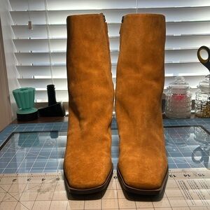Sam Edelman tan suede boots ￼